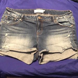 Torrid mid short jean shorts
